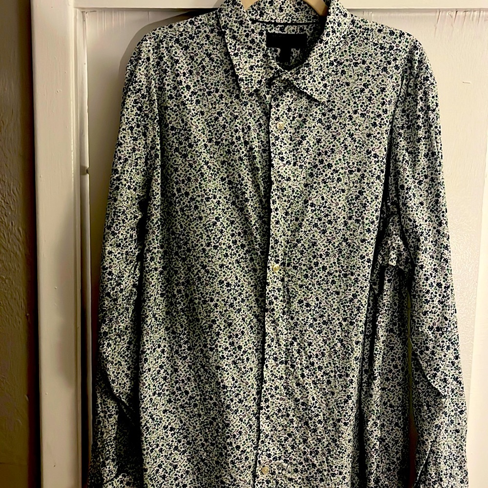 Mens colored paisley dress shirt from Banana republic. XL slim fit work twice
